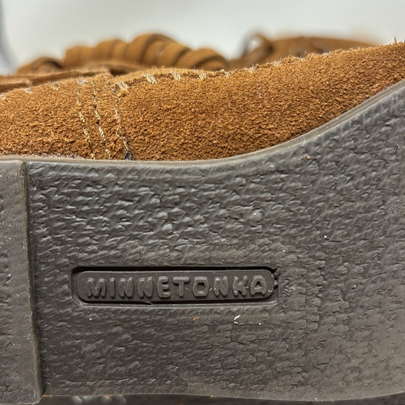 Minnetonka 3 layer fringe boot brown suede size 6 - Picture 5 of 6
